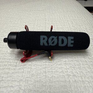 RODE VideoMic GO Lightweight Camera Mount Microphone